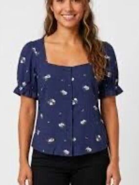 Elodie Navy/White Floral Print Button Down Short Sleeve Blouse. Size Large.